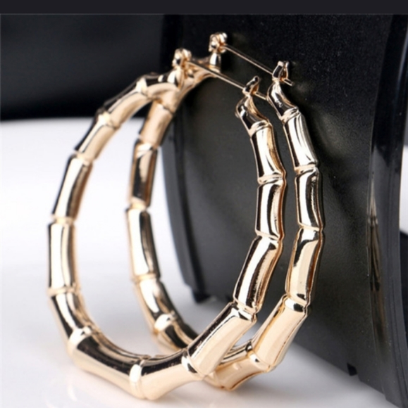 Jewelry - NWT BEAUTIFUL BOLD GOLD HOOPS